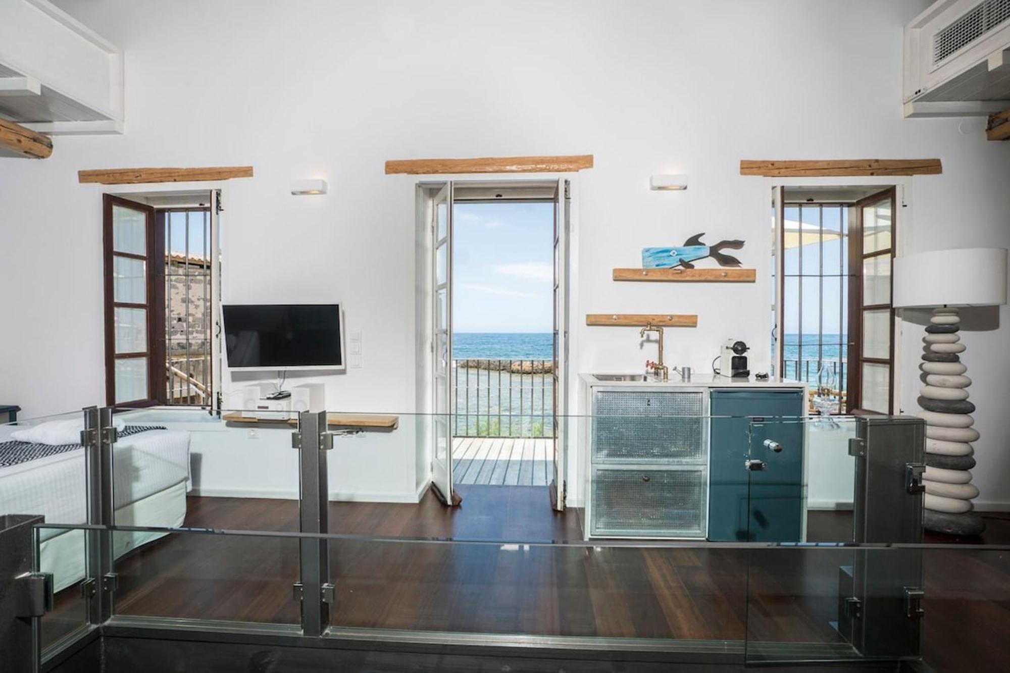 Villa Kito- Transformed House On The Water'S Edge La Canea Exterior foto
